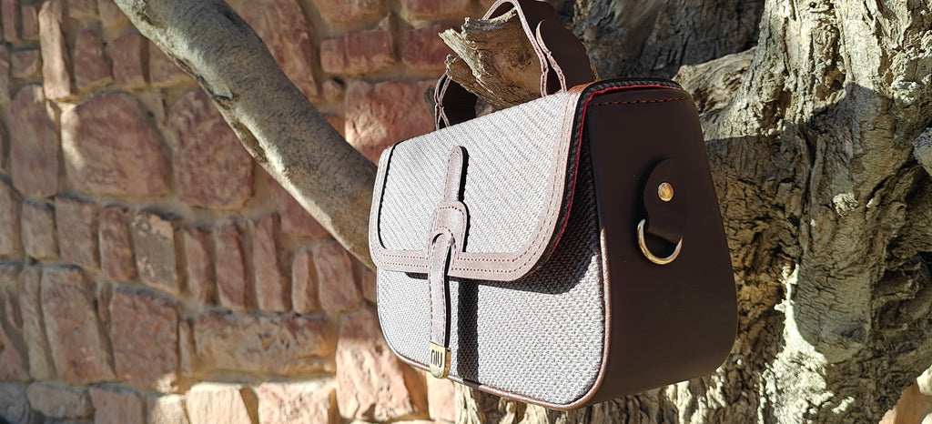 حقيبة نسائيةأنيقة و عصرية